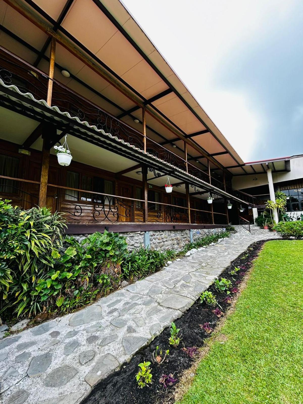 Hotel Dos Rios Volcán Exterior photo